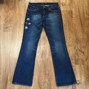 Excellent Lucky Brand Sweet-N-Low Mid Rise Slight Flare Jeans. 27/4R.